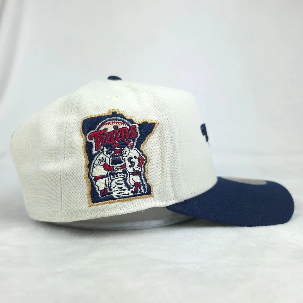 Minnesota Twins Mitchell & Ness MLB Pro Fit Snapback Hat Cap 3D Logo Cream NWT‎